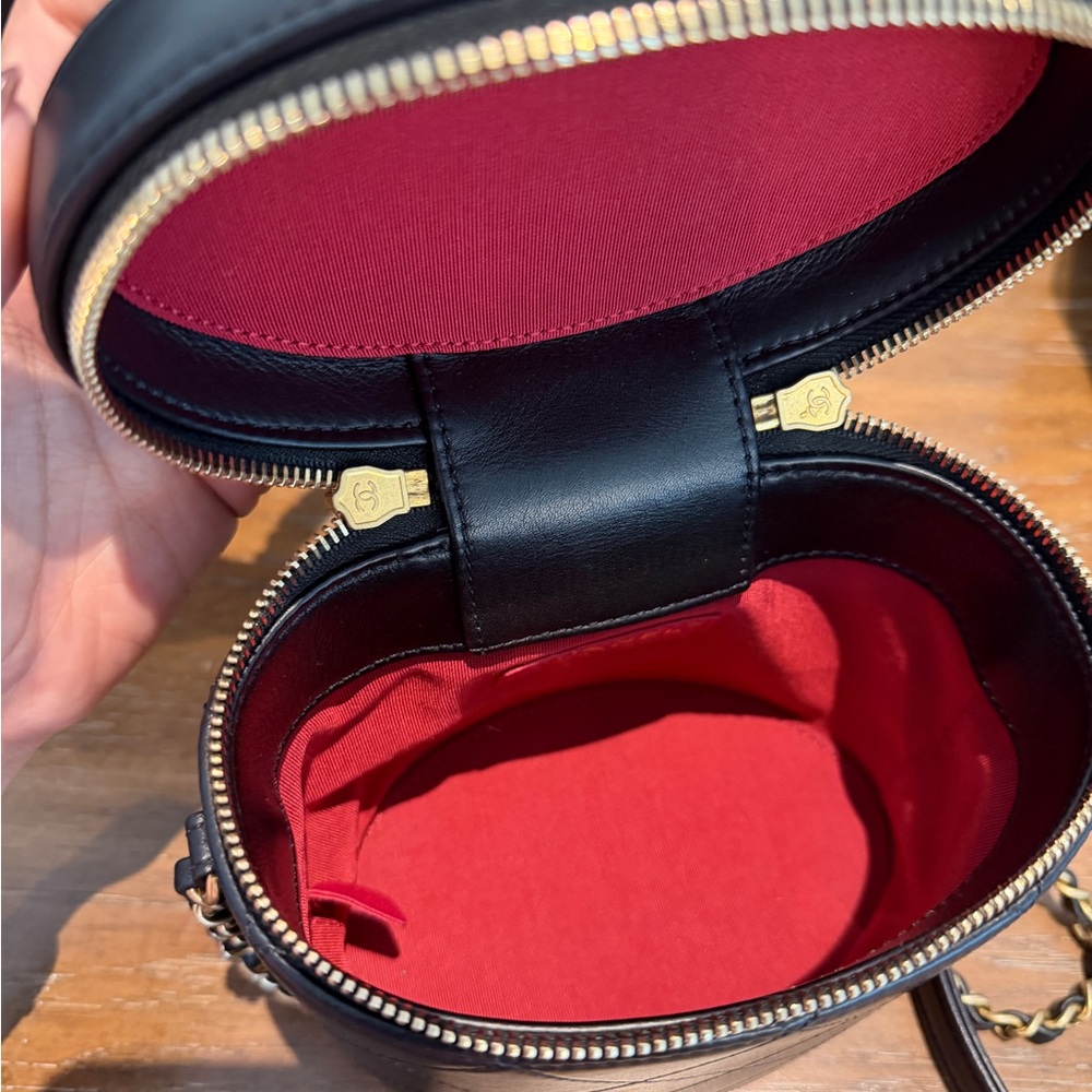 Chanel Black and Gold Mini Quilted Bag - Picture 4 of 7